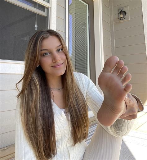 Free Foot Handjob Porn Videos (12,442)